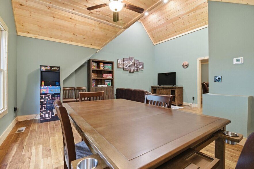 Building Photo - 3045 Jones Creek Ln