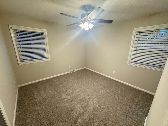 Building Photo - Caldwell Duplex