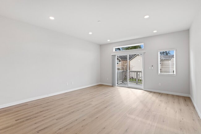 Building Photo - 16124 Cascadian Way