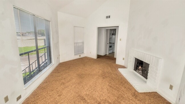 Building Photo - 10102 Waterstone Dr