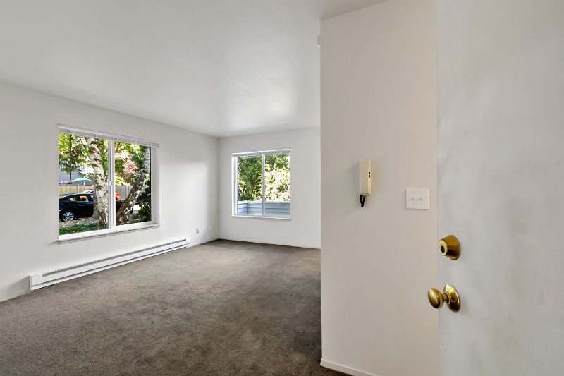 Building Photo - 12054 Roosevelt Way NE