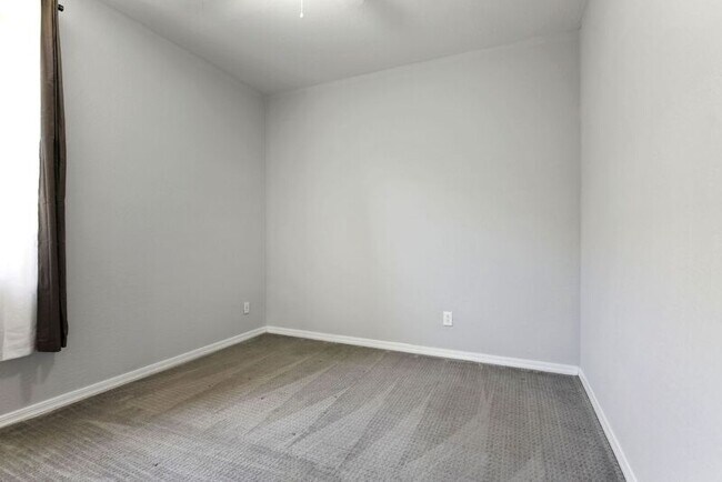 Building Photo - 7707 S 37th St