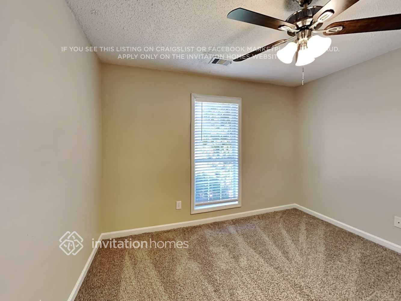 Building Photo - 1127 Chateau Terrace