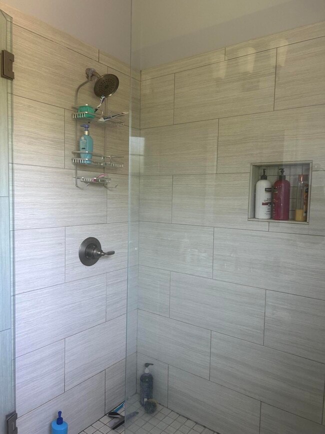 Building Photo - 250 Jefferson St