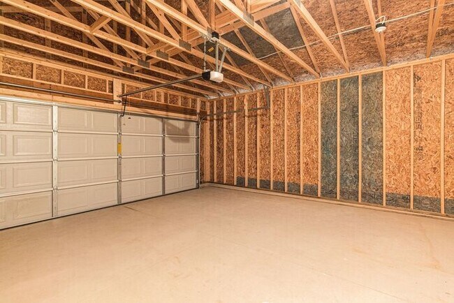 Building Photo - 4394 Pine Creek Dr