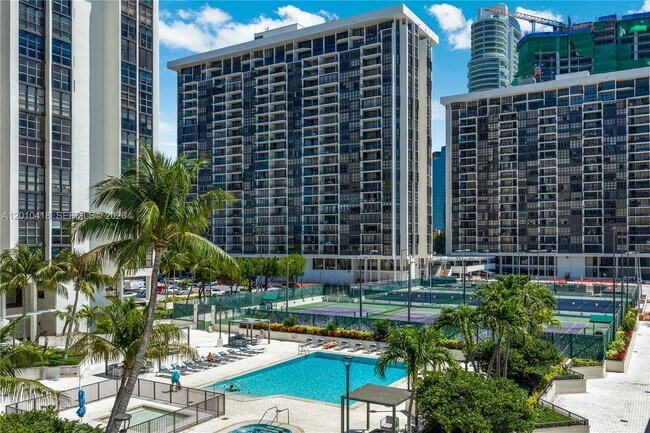 Building Photo - 1901 Brickell Ave