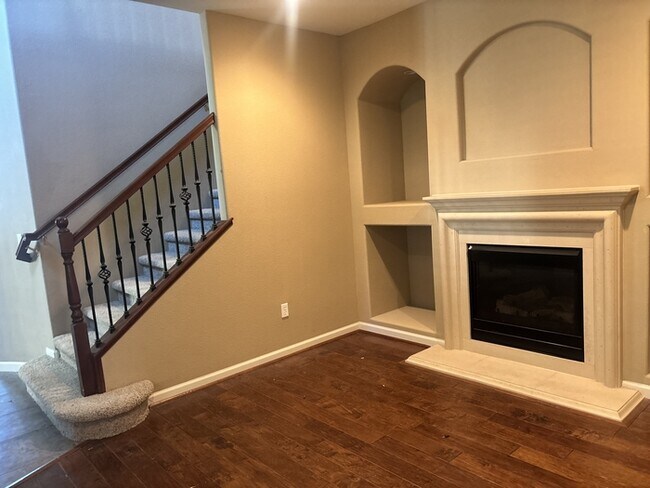 Building Photo - 1527 Horizon Ln