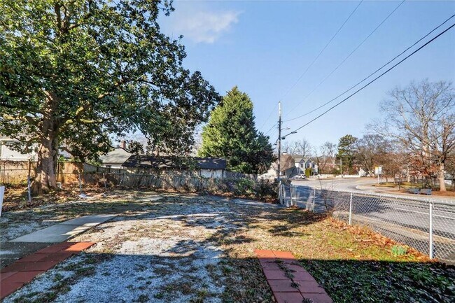 Building Photo - 203 Winter Ave