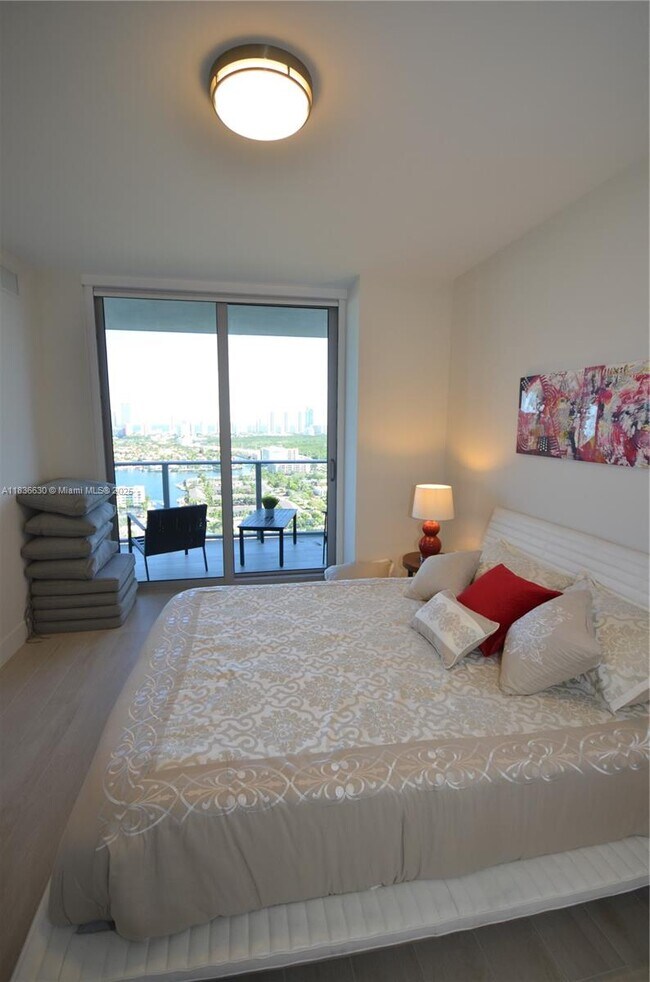 Building Photo - 16385 Biscayne Blvd