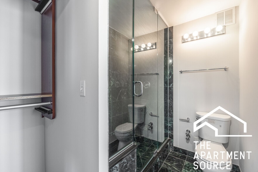 Building Photo - 1350 N Dearborn St