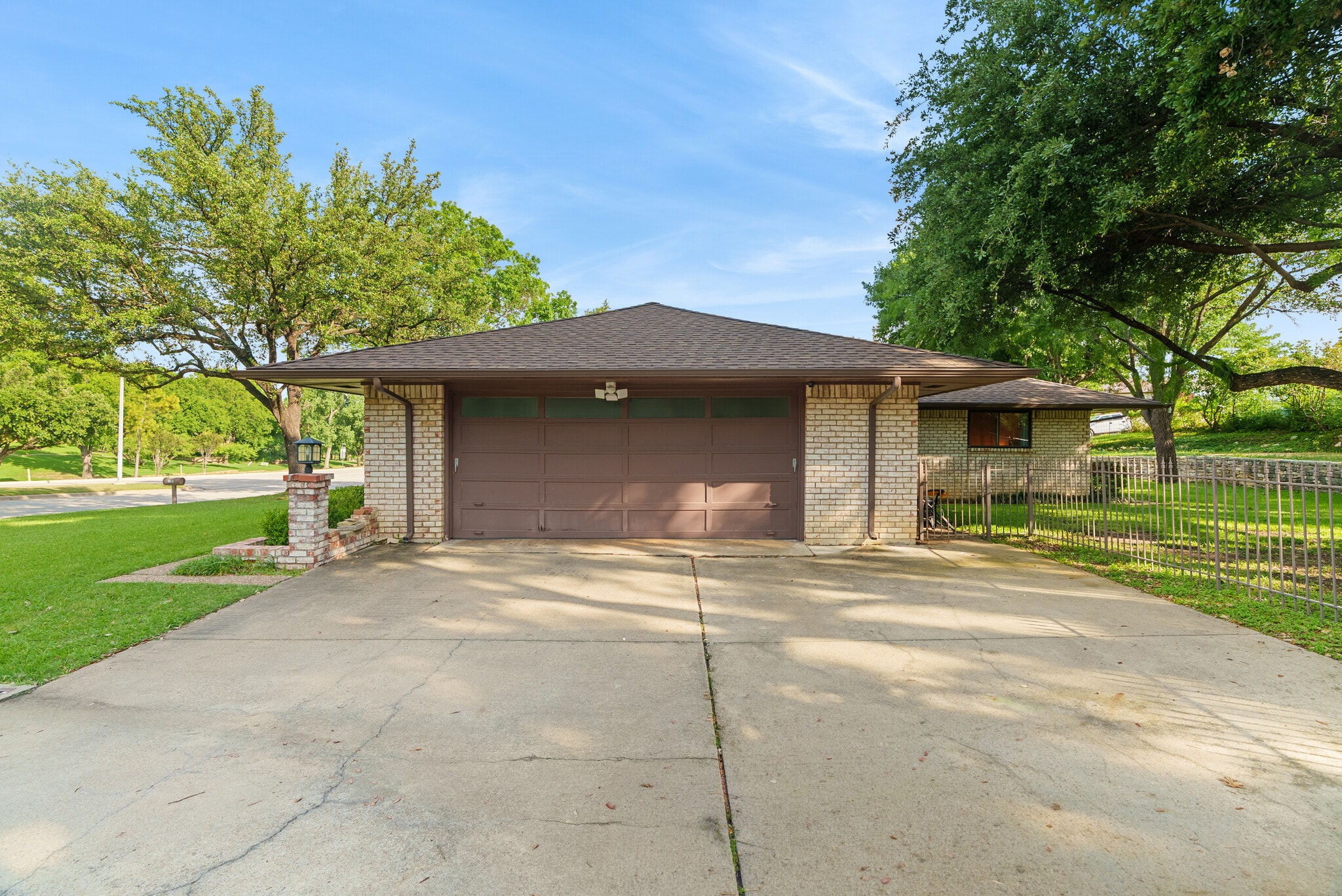 Building Photo - 412 E Northgate Dr