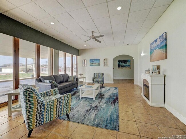 Building Photo - 15002 Windward Dr