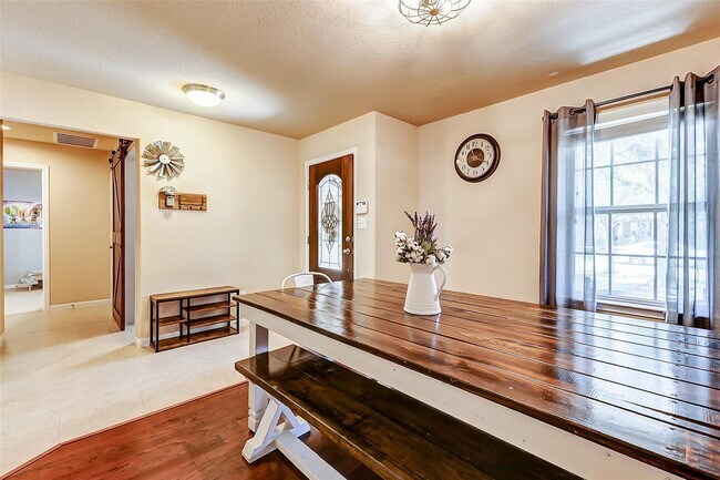 Building Photo - 9973 Spring Rock Ln
