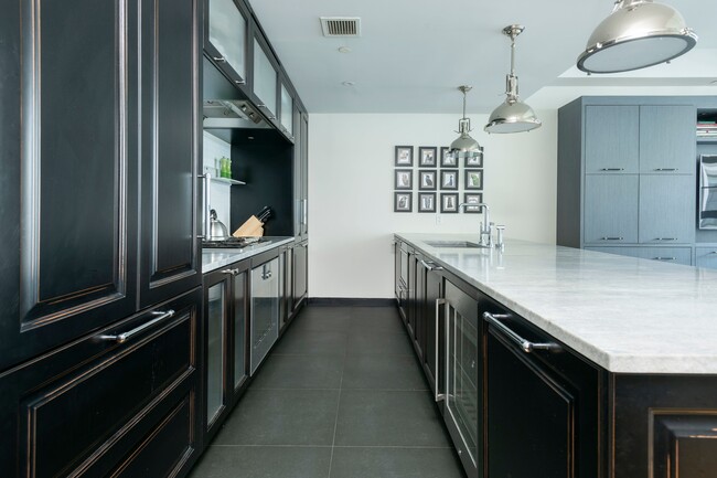 Building Photo - 51 Jay St