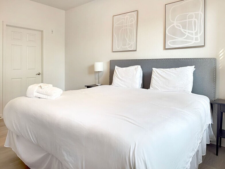 Building Photo - 1890 Sweetbroom Cir