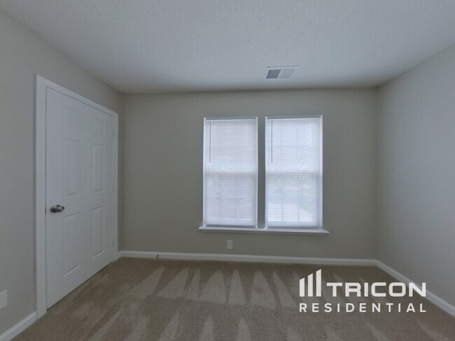 Building Photo - 3709 Bentley Pl