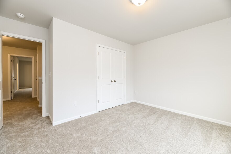 Building Photo - 7259 Bellacroft Dr