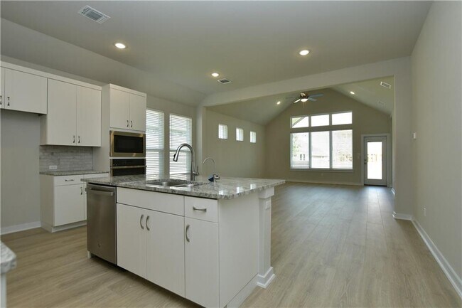 Building Photo - 145 High Plains Dr