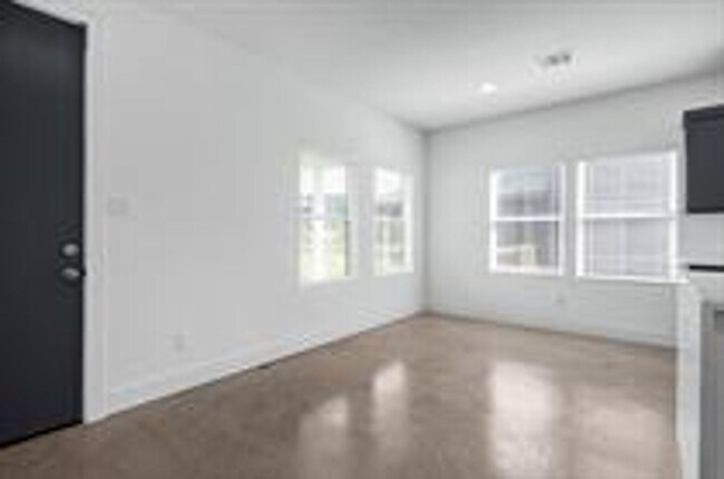 Building Photo - 4134 Jeanne Dr