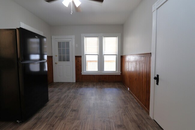 Building Photo - 781 Beech St