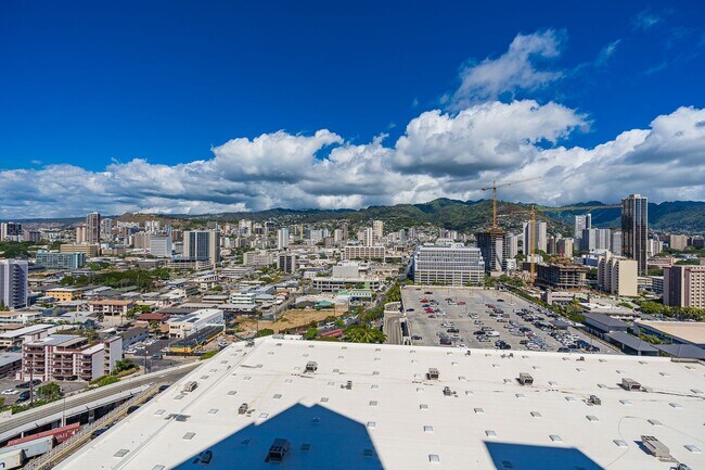 Building Photo - Modern 1BR w/ Lanai Views & EV Parking — S...