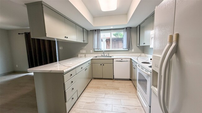 Building Photo - 2226 Triway Ln