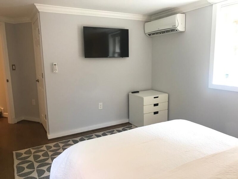 Building Photo - 4436 Q St NW