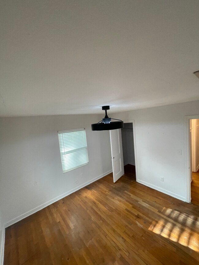 Building Photo - 4800-4813 13th Ave N