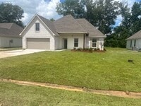 Building Photo - 41363 Rosewood Ln
