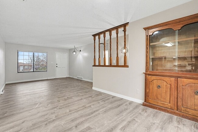 Building Photo - Renovated Duplex Available in Arvada!