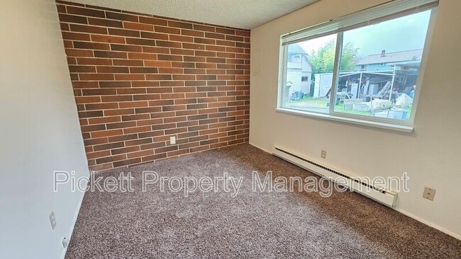 Building Photo - 1621 Trenton Ave