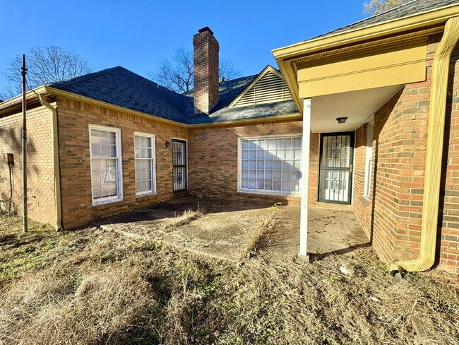 Building Photo - 6843 Amersham Dr