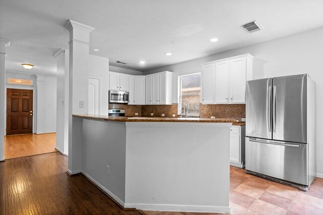 Building Photo - 6914 Grants Hollow Ln