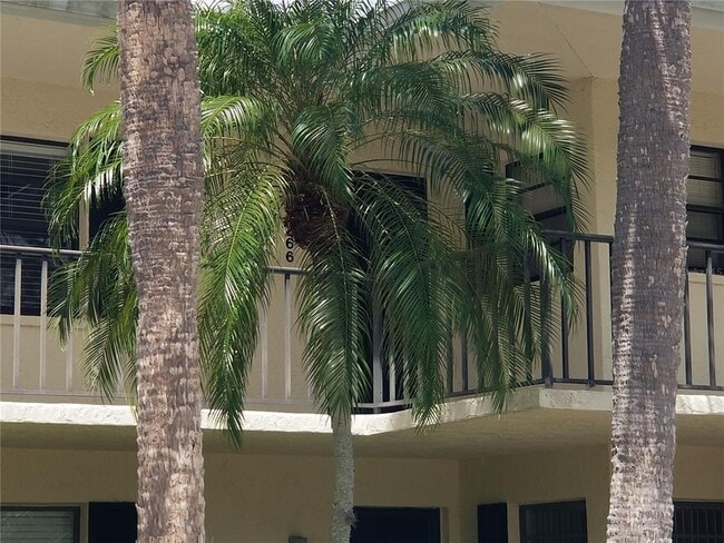 Building Photo - 7050 Fairway Bend Ln