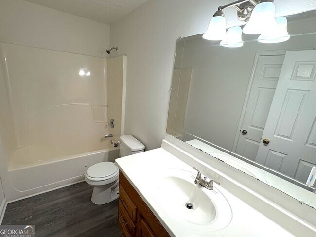 Building Photo - 1730 Bennett Dr