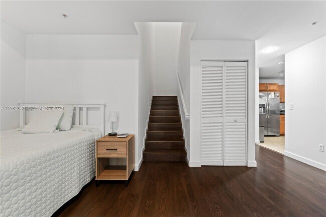 Building Photo - 8395 SW 73rd Ave