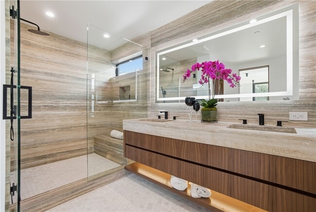 Building Photo - 400 Heliotrope Ave