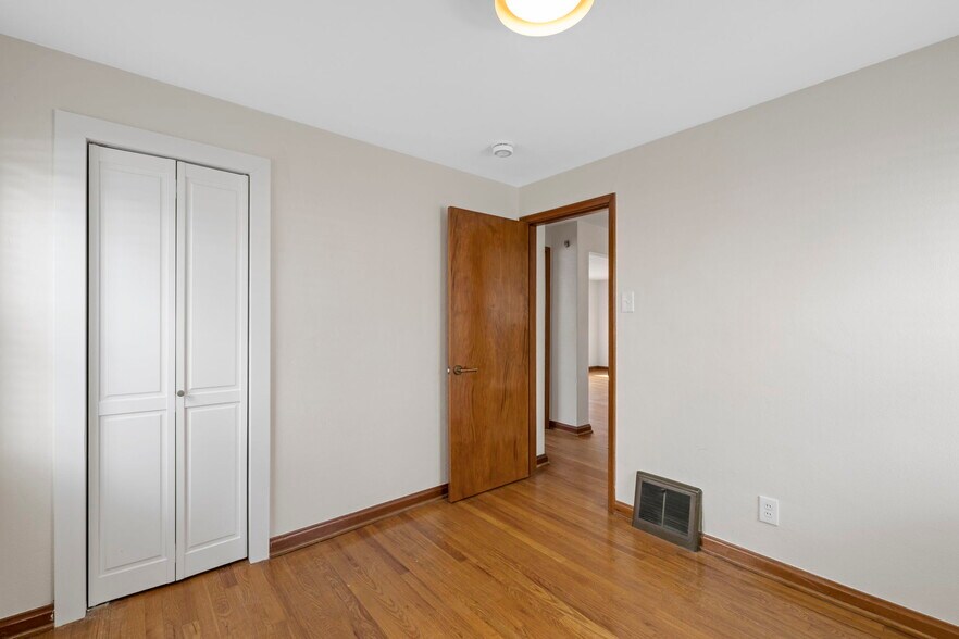 Building Photo - 7821 Morganford Rd