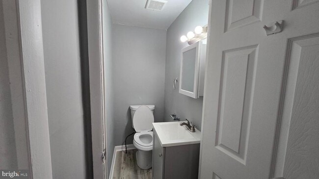 Building Photo - 9 Magnolia St