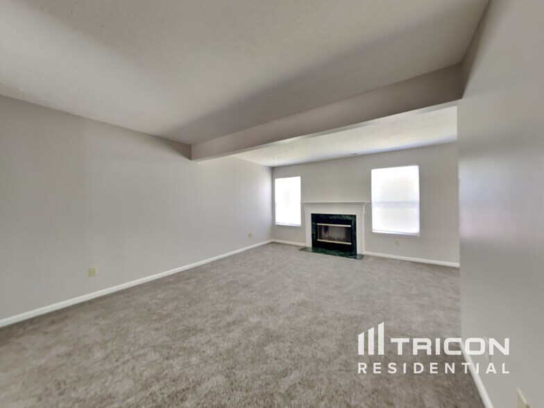 Building Photo - 6422 Coconut Ct