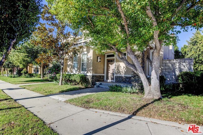 Building Photo - 11475 Fernside Ln