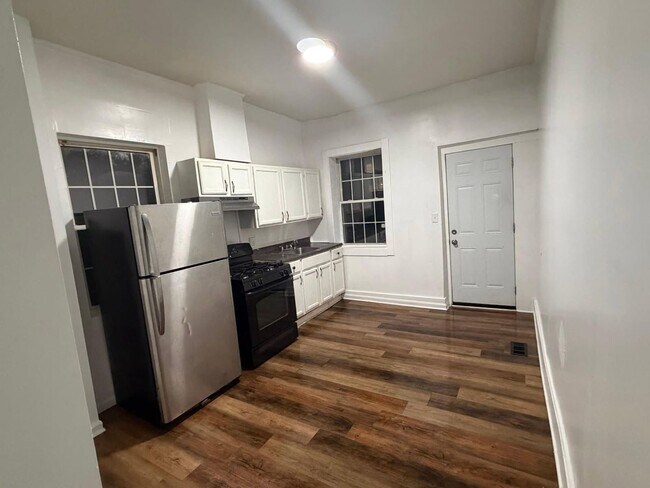 Building Photo - 1756 Carswell St