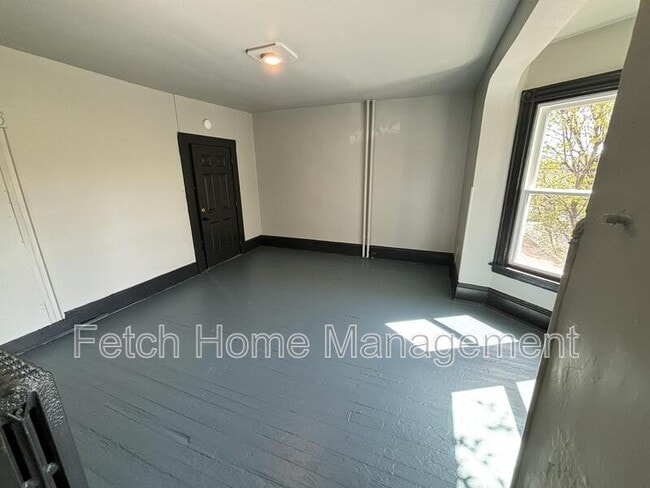 Building Photo - 19 S Ann St