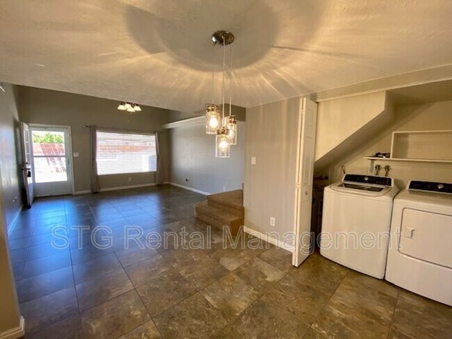 Building Photo - 490 E 700 S