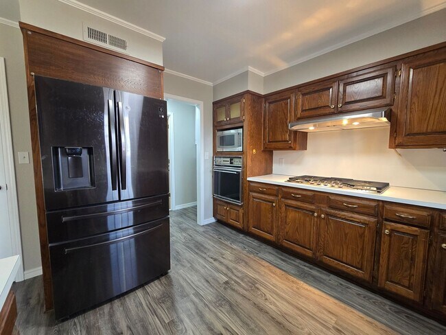 Building Photo - 3 Bedroom 2 Bath home in Shawnee!