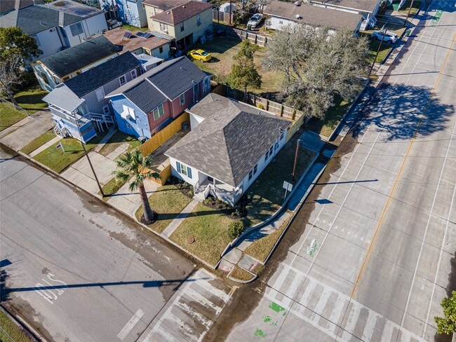 Building Photo - 4302 Avenue R 1/2