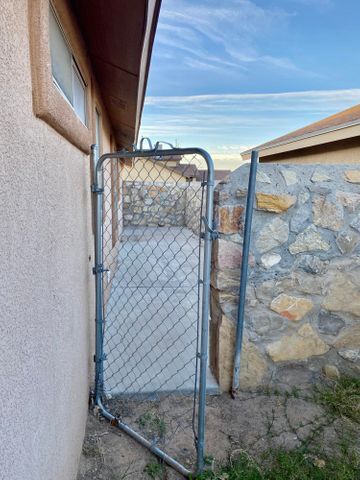 Building Photo - 4008 Tierra Venado Dr