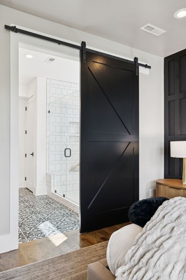 Building Photo - Experience elevated living in this beautifully crafted brick residence located in the heart of Ed...