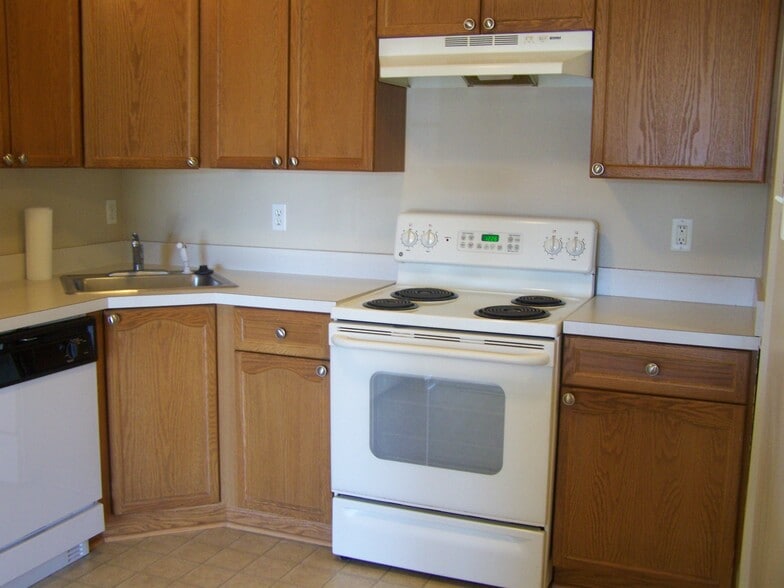 kitchen - 141 Brookland Ter