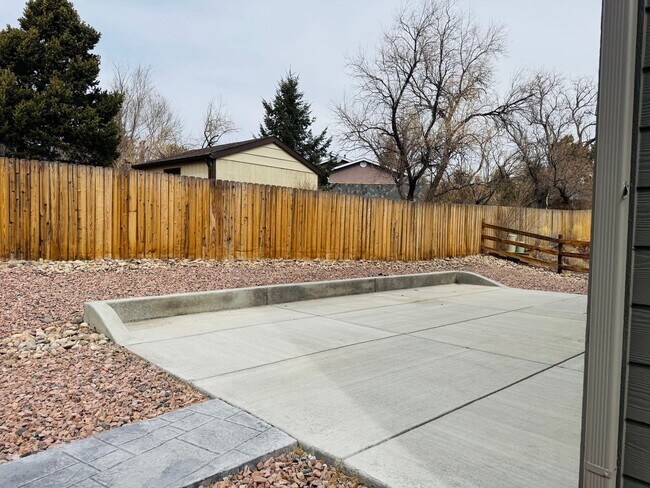 Building Photo - 5642 Heathland Terrace